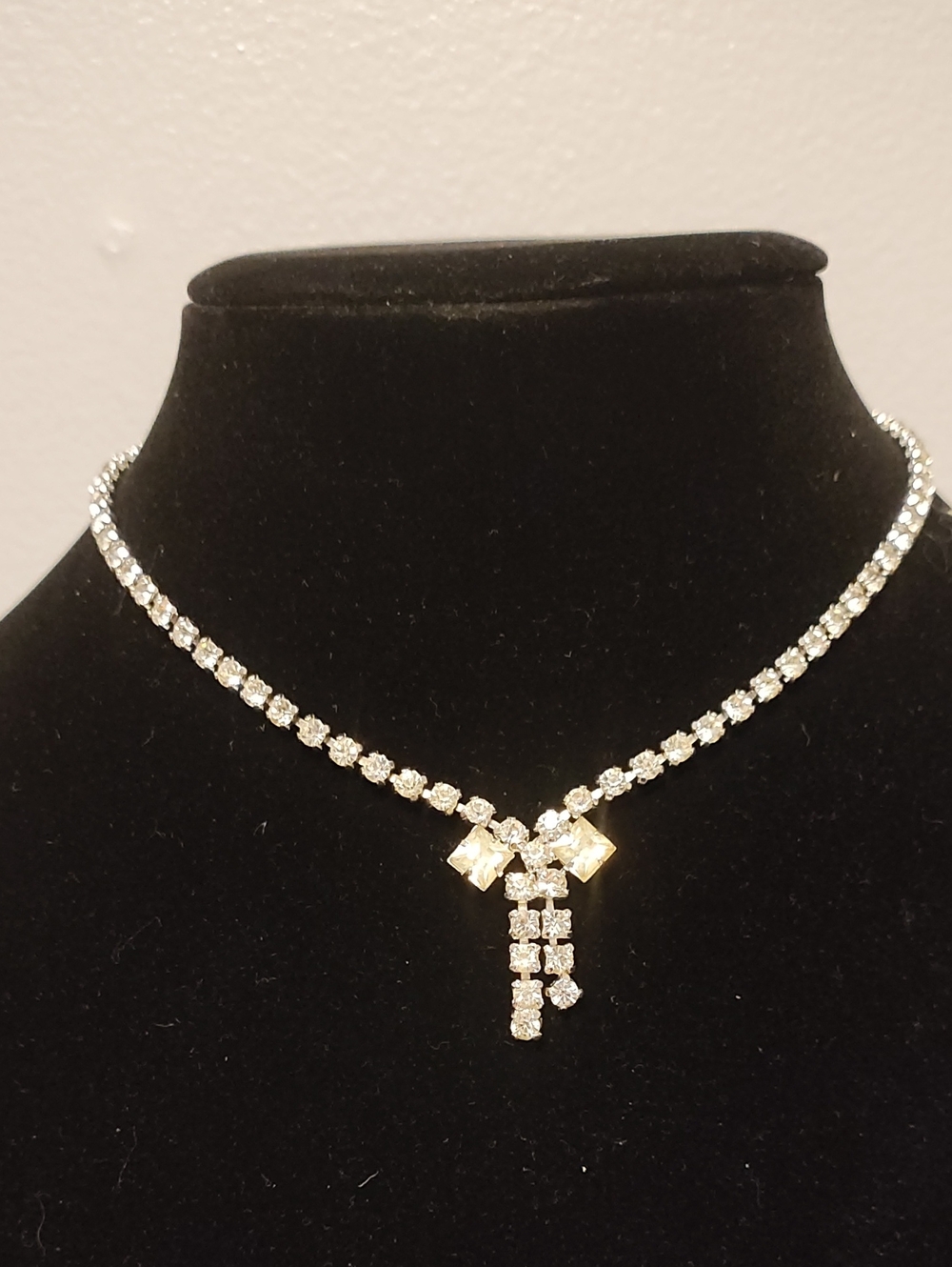 Crystal Drop Pendant Necklace - Clear Rhinestone Choker